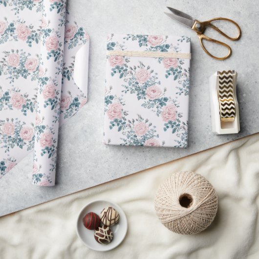 Roze rozen op wit cadeaupapier (Crafts)