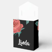 Roze rozen op zwart bedankdoosjes (Geopend)