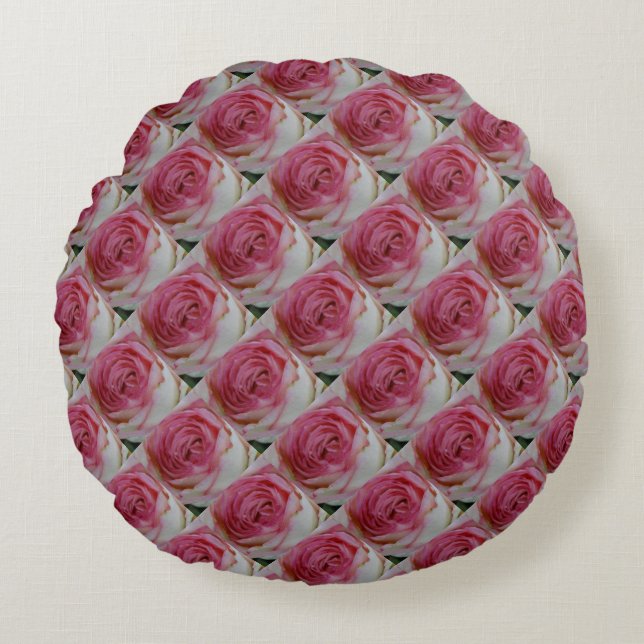 Roze rozen rond kussen (Voorkant)