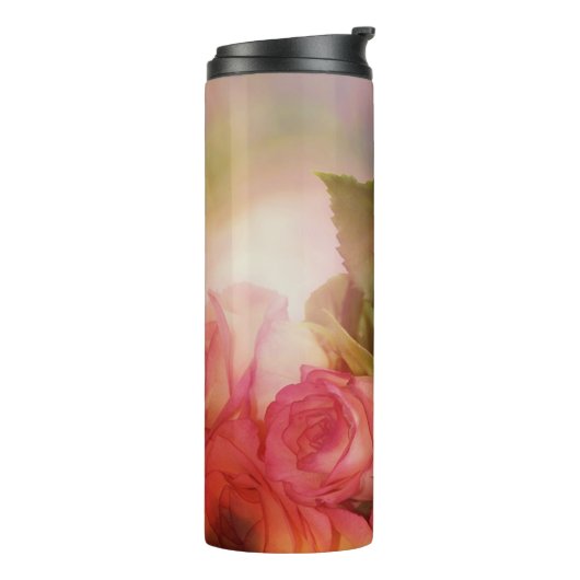 Roze rozen thermosbeker (Gedraaid links)