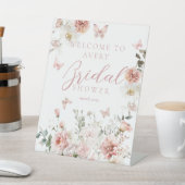 Roze Rozen Vlinder Bloemachtige Bruiloftswelkom Reclamebord Met Voetstuk (Insitu)