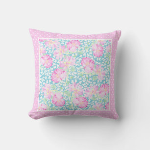 Roze rozen, witte vlinders op blauw, pooldots kussen