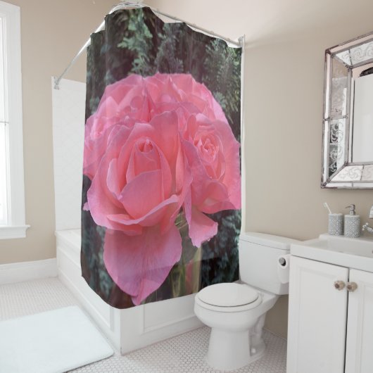 Roze rozengordijn douchegordijn (In situ)