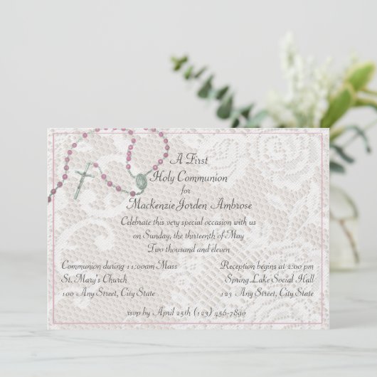 Roze rozenkrans en kant communie uitnodiging (Staand voorkant)