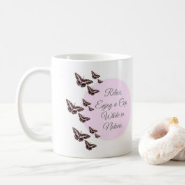 Roze rozenvlinders koffiemok