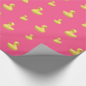 Roze rubbereend patroon cadeaupapier (Hoek)