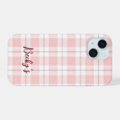 Roze ruitpatroon met naam iPhone 15 case (Achterkant horizontaal)