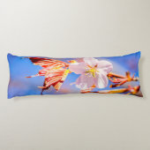 Roze Sakura Flower Blue Sky Lichaamskussen (Achterkant)