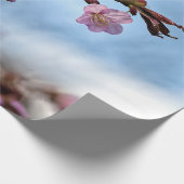 Roze Sakura Flowers, Blue Sky, White Cloud Cadeaupapier (Hoek)