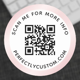 Roze satin gradiëntgrens QR-code en tekst Ronde Sticker