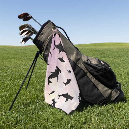 Roze schaduw vis haai op gradiënt melkwegstelsel R Golfhanddoek (Groen)