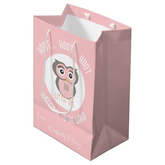 Roze Schattige Uil Hoot Hoot Welkom op de Wereld Medium Cadeauzakje (Voorkant Gekanteld)