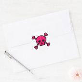 Roze Schedel en Kruisbeenderen Ronde Sticker (Envelop)