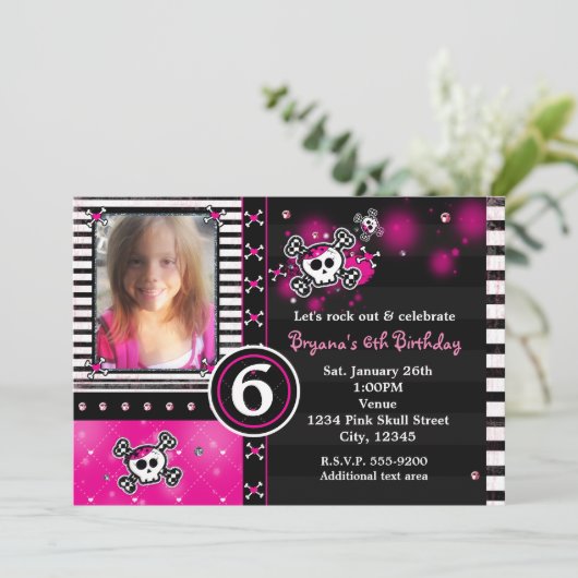 Roze Schedel & Kruisbeenderen Harten Foto uitnodig Kaart (Staand voorkant)