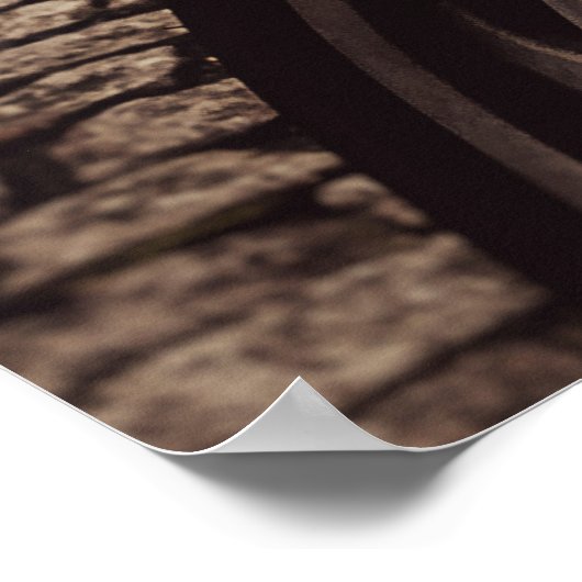 Roze scooter geparkeerd op straat poster (Hoek)