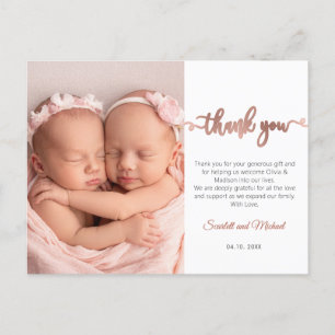 Roze Script Meisjes Tweeling Baby Foto Bedankt Briefkaart