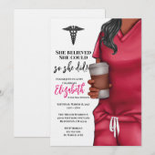 Roze Scrub Medische School Afstuderen Uitnodiging (Voorkant / Achterkant)