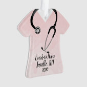 Roze Scrub Top Nurse 2020 Ornament (voorkant)