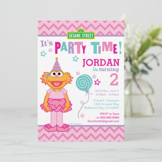 Roze Sesamstraat Zoe Verjaardag Kaart (Staand voorkant)