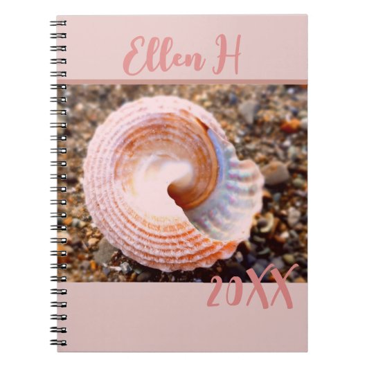Roze Shell op het Dagboek van het Jaar van het Bl Notitieboek (Voorkant)