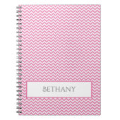 Roze Simple Chevron Personalized Notitieboek (Voorkant)