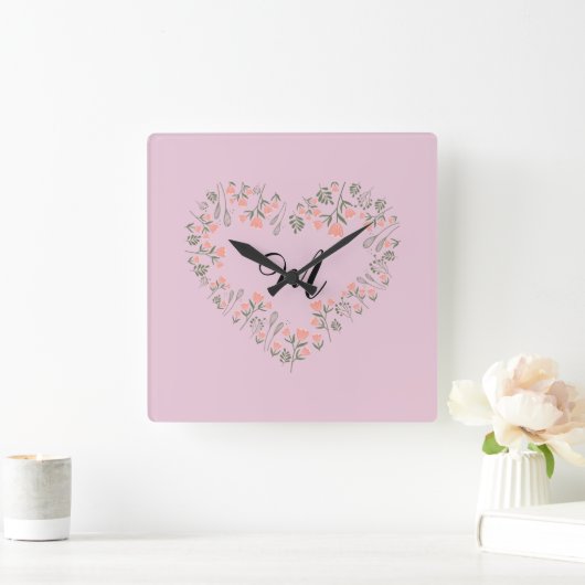 Roze Sinaasappel Bloemen en Groen Hart Monogram Vierkante Klok (Huis)