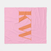 Roze Sinaasappel Grote Monogrammed Initiaal Gepers Fleece Deken (Voorkant (Horizontaal))