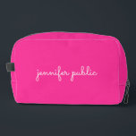 Roze Sjabloon Stijlvolle Schattigee Typografie Naa Toilettasje<br><div class="desc">Custom Modern Elegant Eenvoudige Sjabloon Typografie Script Naam Monogram Initiaal Letter Upload Afbeelding Accessoires / Tassen & portefeuilles / Cosmetische & toilettassen / Roze Solid Color Dopp Kit.</div>