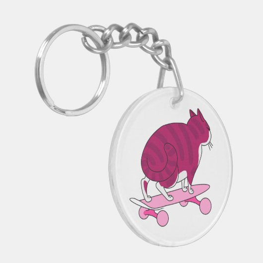 Roze Skateboarden Kat Grappig en Dag Tekst Sleutelhanger (Voorkant Links)