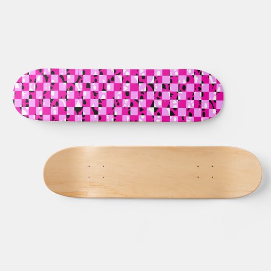 Roze Skull Checkerboard Skateboard (Horizontaal)