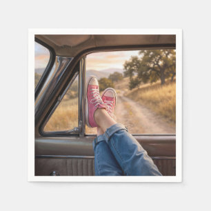 Roze sneakers in retro auto raam servet