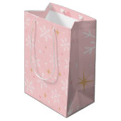 Roze Sneeuwvlok & Goud Glitter Kerstcadeauttas Medium Cadeauzakje (Achterkant Gekanteld)