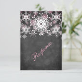 Roze Snowy Chalkboard Style Wedding RSVP Kaart (Staand voorkant)