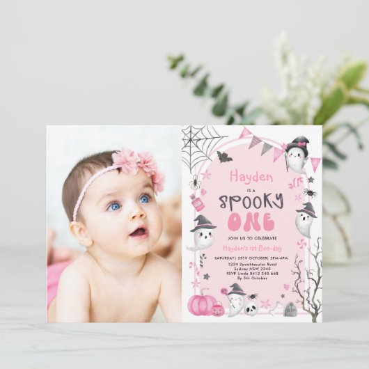 Roze Spooky One Halloween Ghost 1st Birthday Foto Kaart (Staand voorkant)