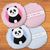 Roze spots naam op achterzijde rond kussen