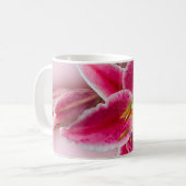 Roze Stargazer Lily en Bud Koffiemok (Voorkant links)