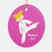 Roze Stars Taekwondo Blonde Girl gepersonaliseerd Keramisch Ornament (Links)