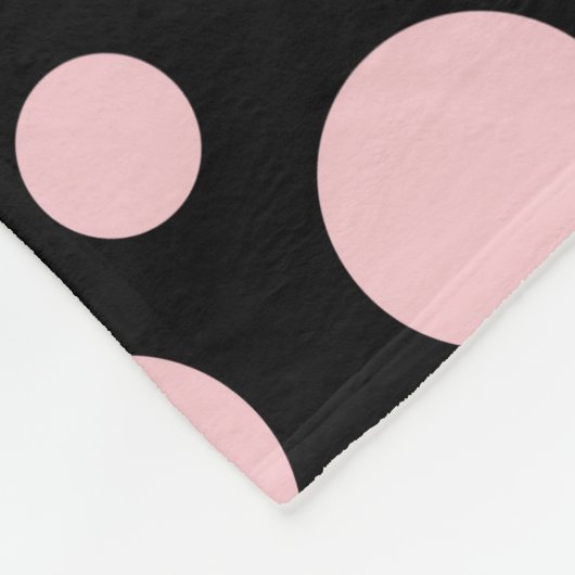 Roze Stippen op Zwarte Achtergrond Fleece Deken (Hoek)