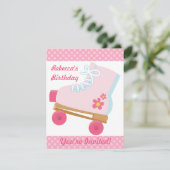 Roze Stippen Roller Skating Birthday Party Invitat Kaart (Staand voorkant)