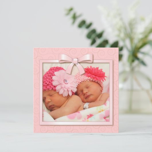 Roze Stippen Twin Girls Baby Foto geboorteaankondi Aankondiging (Staand voorkant)