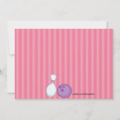 Roze, Stomme, Striped Girl Bowling Party Uitnodigi Kaart (Achterkant)