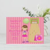 Roze, Stomme, Striped Girl Bowling Party Uitnodigi Kaart (Staand voorkant)