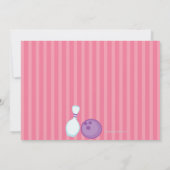 Roze, Stomme, Striped Girl Bowling Party Uitnodigi Kaart (Achterkant)