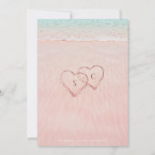 Roze strandhartjes in het zand save the date (Achterkant)