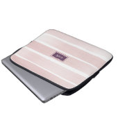 Roze Streep Monogram Initialen Waterverf geschilde Laptop Sleeve (Voorkant onderkant)