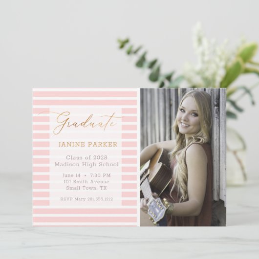 Roze streep Voeg je eigen foto-Afstuderen toe Aankondiging (Staand voorkant)