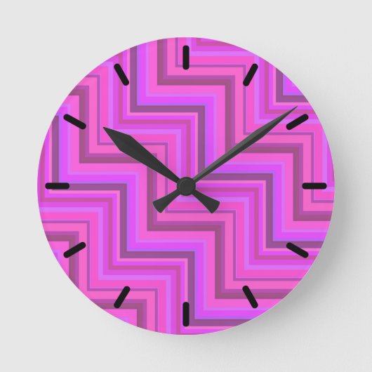Roze strepen trappelpatroon ronde klok (Voorkant)