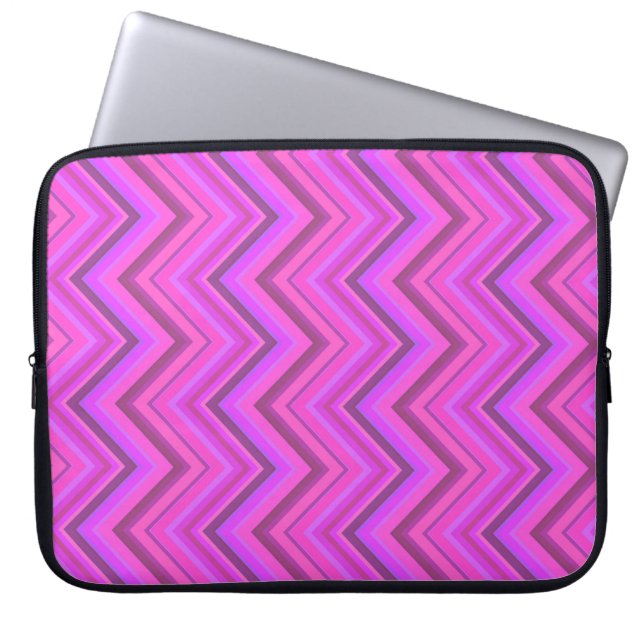 Roze strepen zigzagpatroon laptop sleeve (Voorkant)