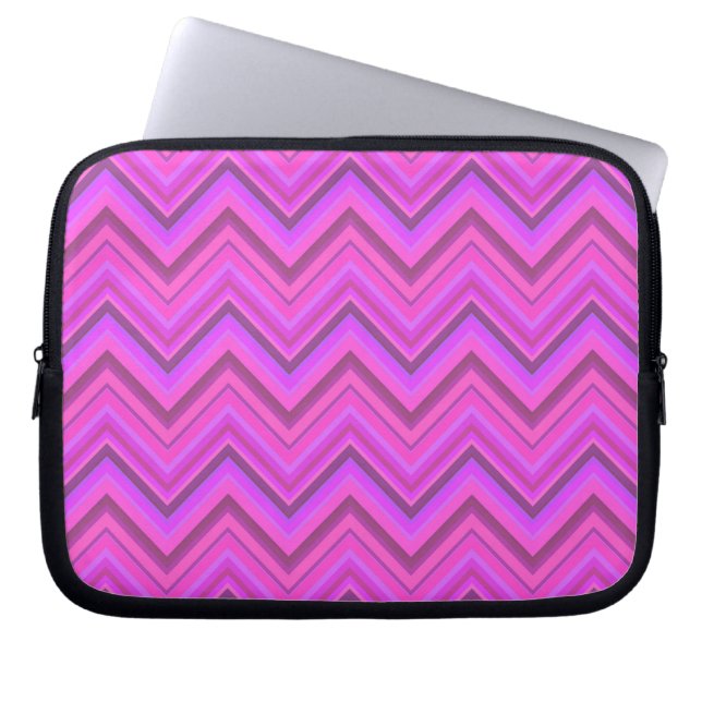 Roze strepen zigzagpatroon laptop sleeve (Voorkant)