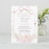 Roze strik bloemetuin verjaardagsuitnodiging kaart (Staand voorkant)